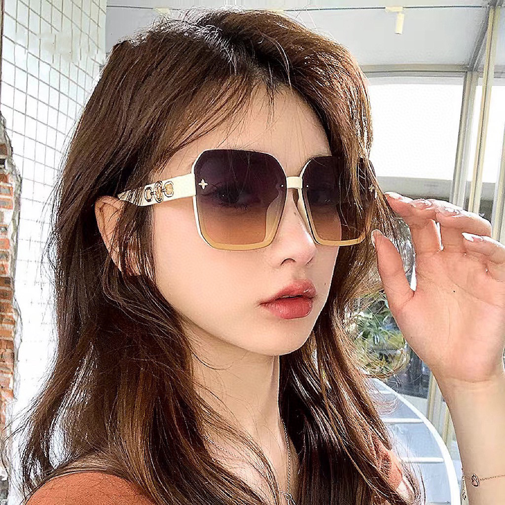   LV 2025新款女士方框太阳眼镜 开车墨镜 新款太阳镜  时尚大方 舒适轻盈 精致奢华 超轻 型号