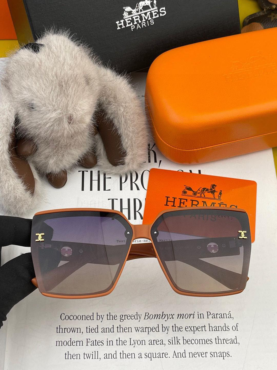  2025新款 爱马仕女士偏光太阳镜🕶️ 宝丽来高清镜片🎉高品质TR-90镜框 时尚百搭！
型号：H72