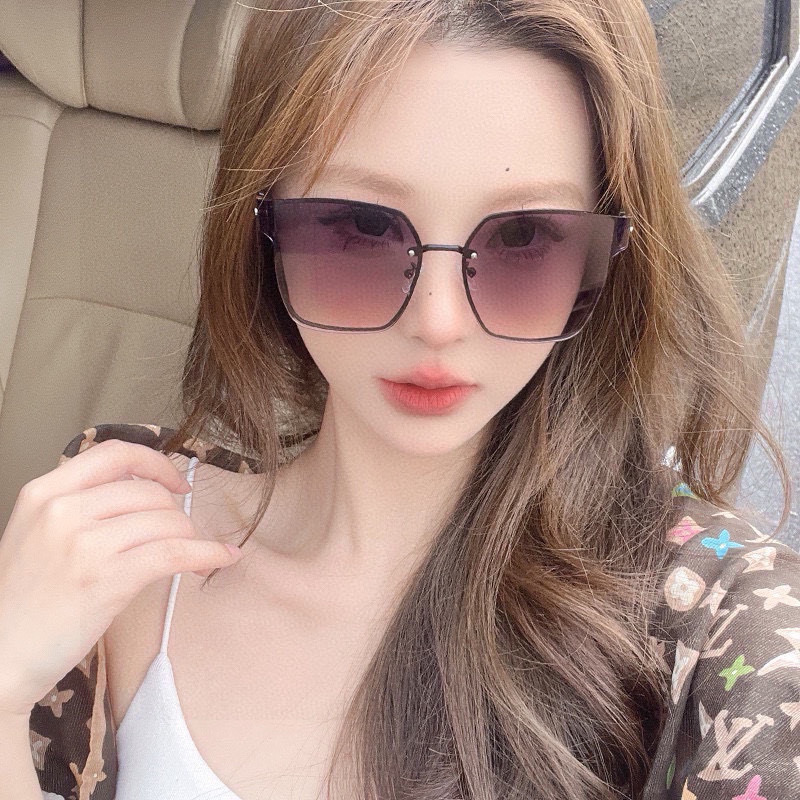   DIOR🌋☔️时尚无框太阳镜镜片 顶级奢侈品强 高品质胜利亲亲🍦🍨 得意 气质非凡😄 🍫🍪女士开车墨