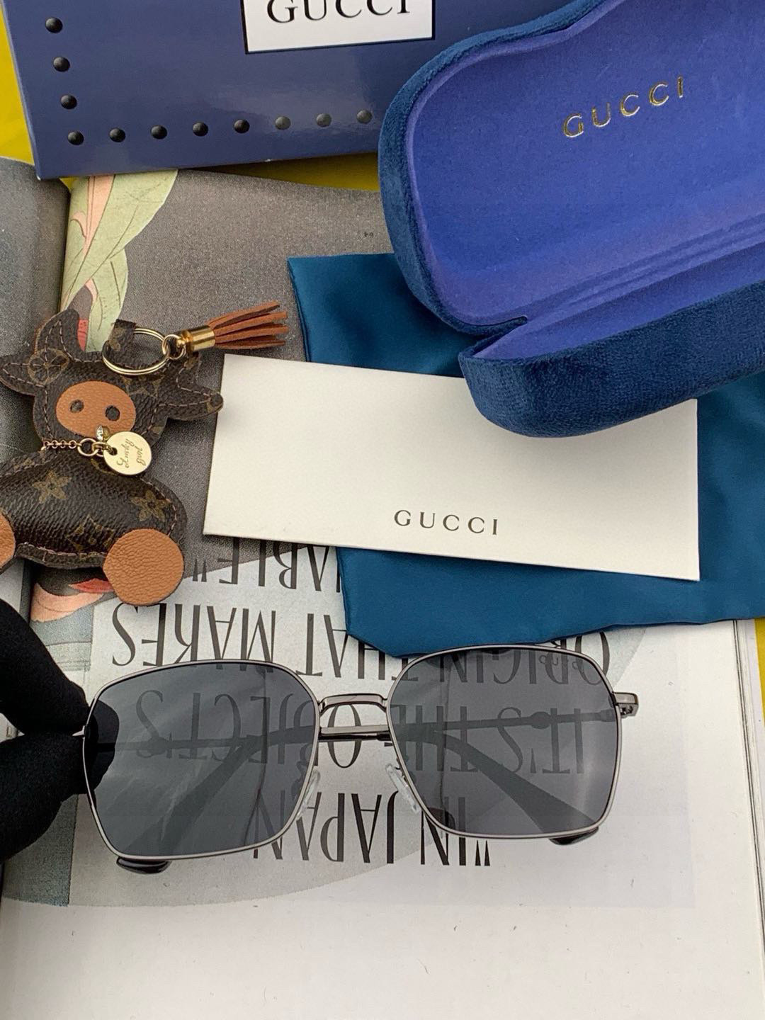   GUCCI-2025新款情侣款偏光太阳镜、完美品质，独特设计  适合各种脸型，‼️经典太阳镜 超个性