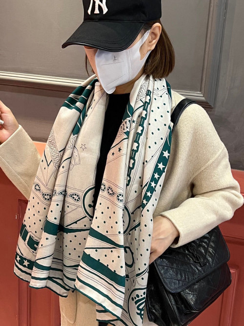 Elegant Cashmere Silk Blend Scarf - Versatile Style for All Seasons,140x140cm 1 Elegant Cashmere Silk Blend Scarf - Versatile Style for All Seasons,140x140cm