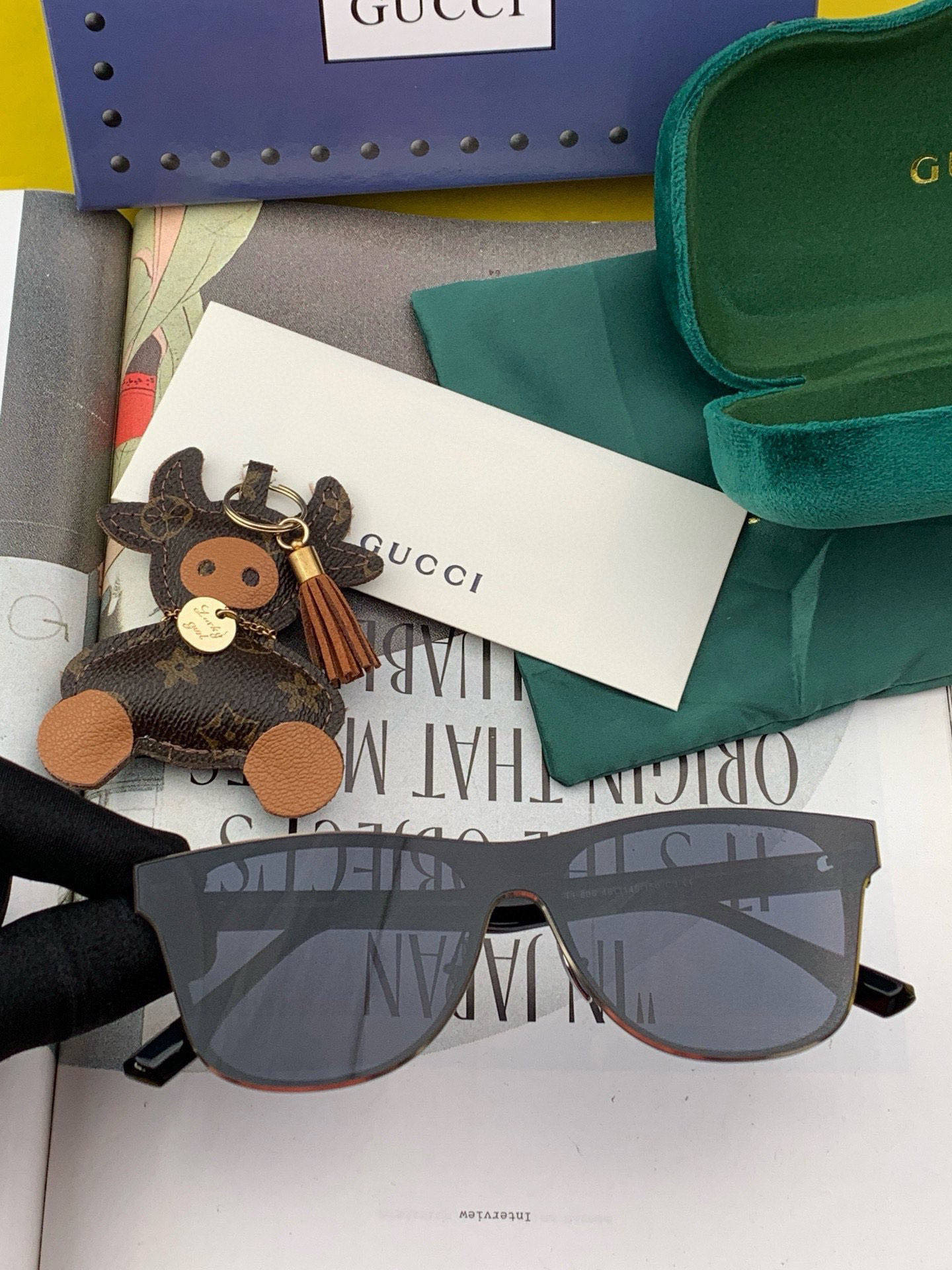  连体镜GUCCI2025开春新款一体镜 大框太阳镜男女同款 😎 
爆款大框尼龙太阳镜 超逼格超酷 
镜