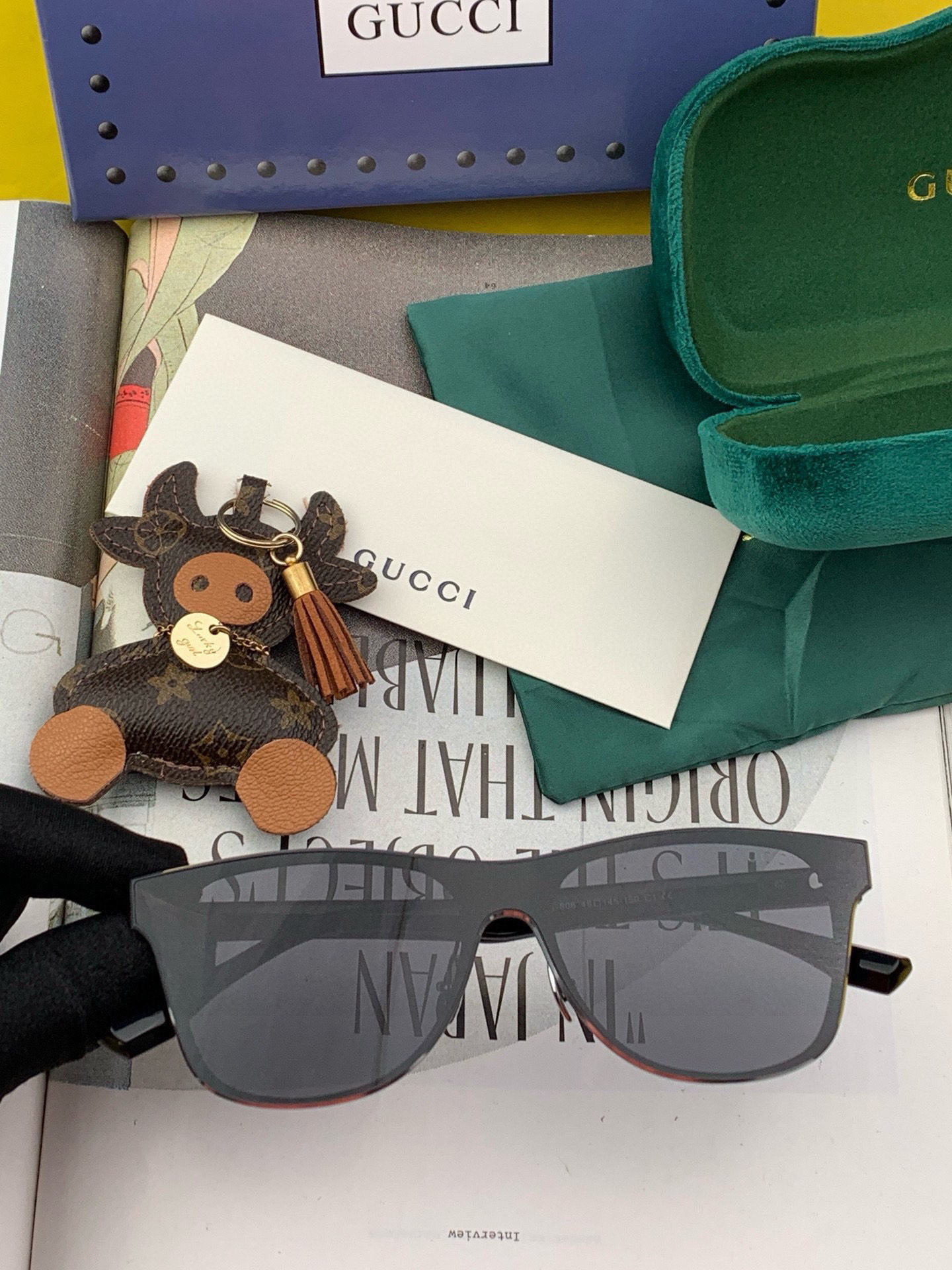  连体镜GUCCI2025开春新款一体镜 大框太阳镜男女同款 😎 
爆款大框尼龙太阳镜 超逼格超酷 
镜
