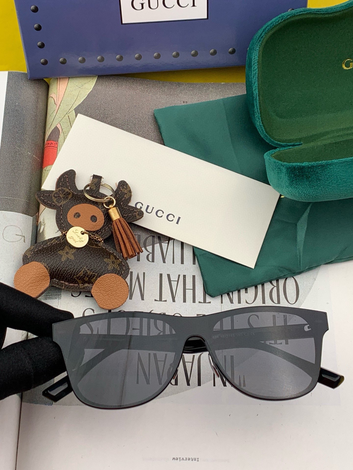  连体镜GUCCI2025开春新款一体镜 大框太阳镜男女同款 😎 
爆款大框尼龙太阳镜 超逼格超酷 
镜