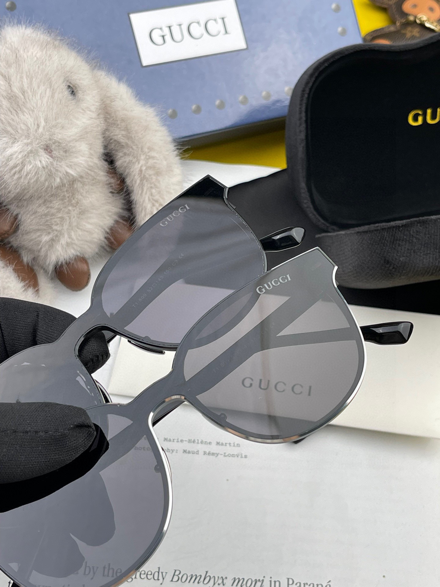  连体镜GUCCI 2025开春新款一体镜 大框太阳镜男女同款 😎 
爆款大框尼龙太阳镜 超逼格超酷 
