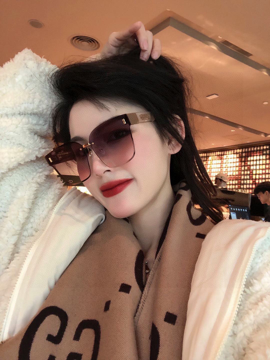 NO:243164,[Nylon polarization series] DIOR large frame sunglasses sunglasses classic square frame design, not picky about face shape, it looks very elegant whether it is matched with a coat or a dress, nylon polarization lenses prevent UV rays Model CD1192 glasses sunglasses sunglasses, glasses, dior, skirts19860909【尼龙偏光系列】DIOR大框太阳镜墨镜经典的方框设计,不挑脸型,无论搭配大衣还是连衣裙都非常显气质尼龙偏光镜片预防紫外线 型号CD1192眼镜墨镜太阳镜,眼镜,dior,skirts,glasses