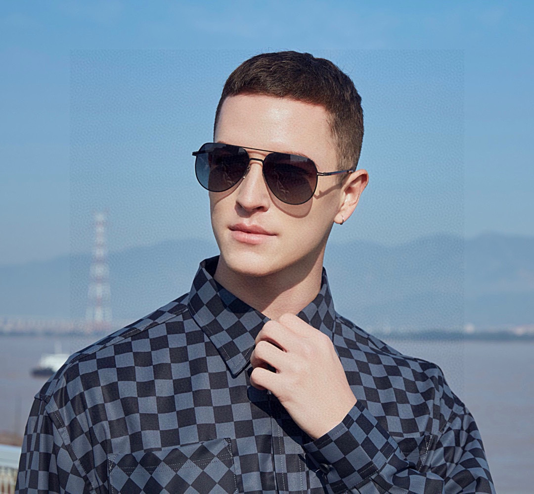      GUCCI-2025新款男情女侣款太阳iP电镀永褪色 卖点：超轻有超弹性整幅眼镜无丝螺重要的是
