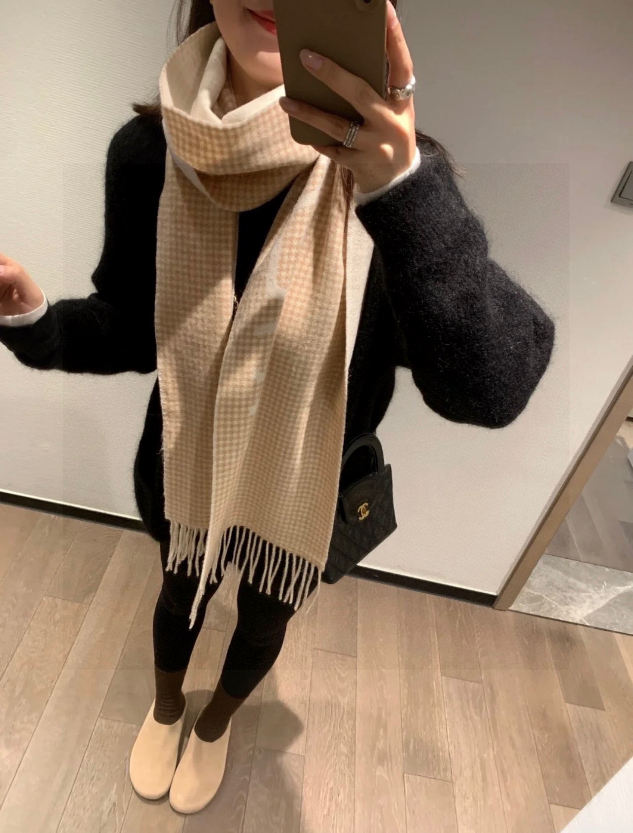 Luxurious Wool Scarf: Soft, Warm, Handmade, Double-Sided Design, Elegant Colors, Stylish Logo