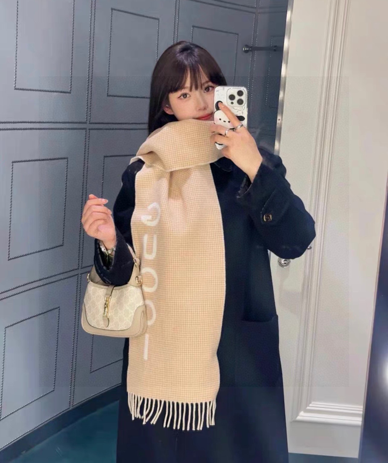 Luxurious Wool Scarf: Soft, Warm, Handmade, Double-Sided Design, Elegant Colors, Stylish Logo - 图片 7