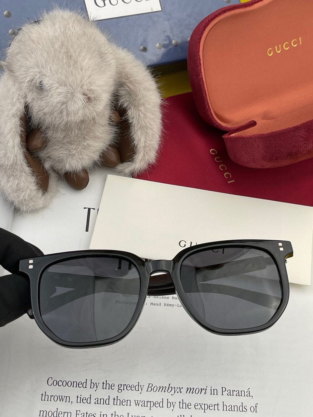   超好看 潮酷【GUCCI】古驰 新款款太阳镜以独特魅力和前卫风格诠释春夏最新眼镜，以方框设计，中梁连