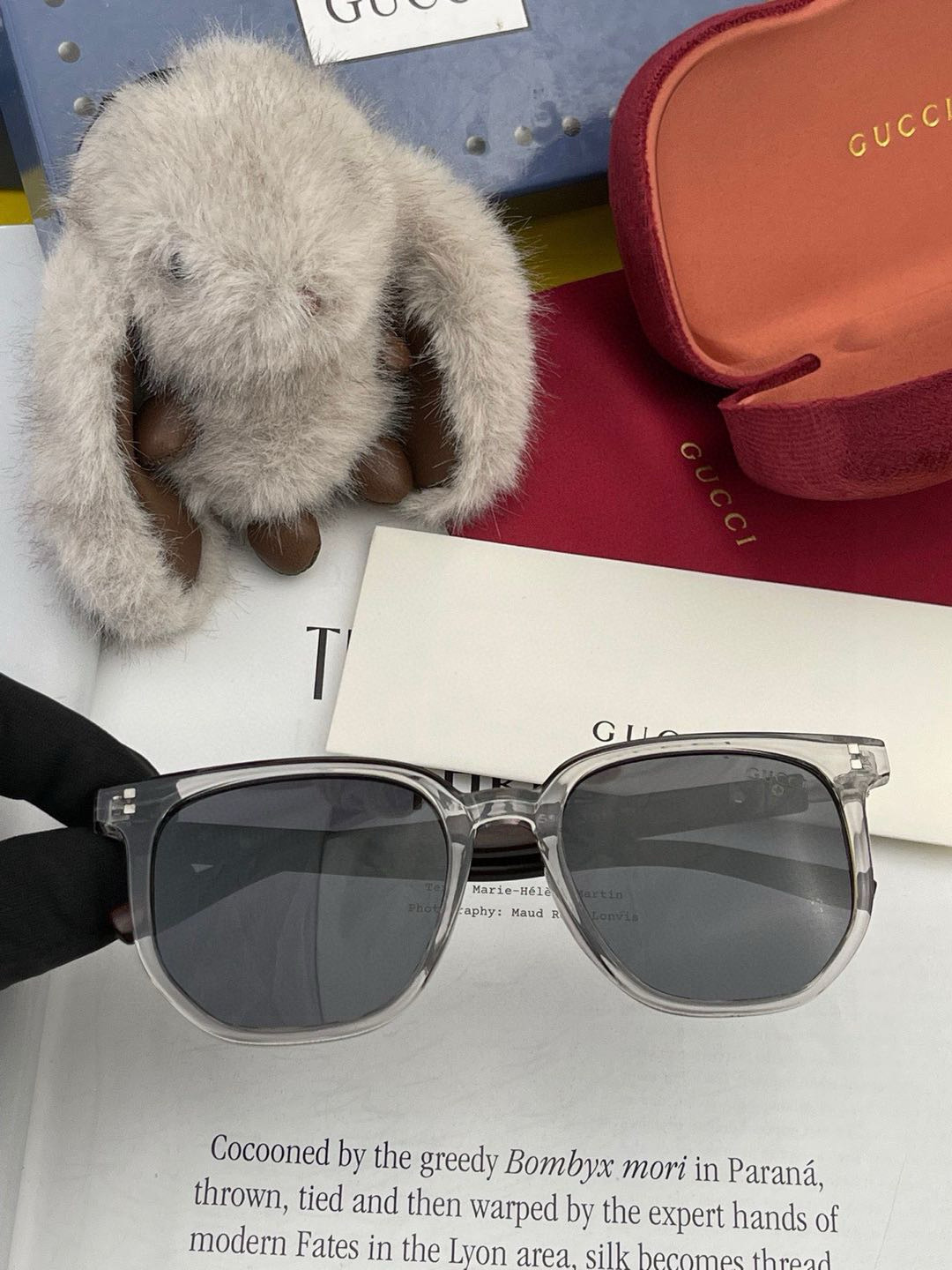   超好看 潮酷【GUCCI】古驰 新款款太阳镜以独特魅力和前卫风格诠释春夏最新眼镜，以方框设计，中梁连
