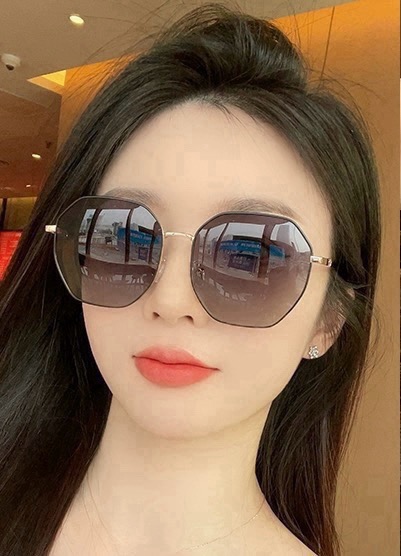    🔺 GUCCI🔻2025官方新款 众多明星同款色‼️‼️新款大框偏光墨镜 🌈🌈宝丽来超清加厚太阳镜