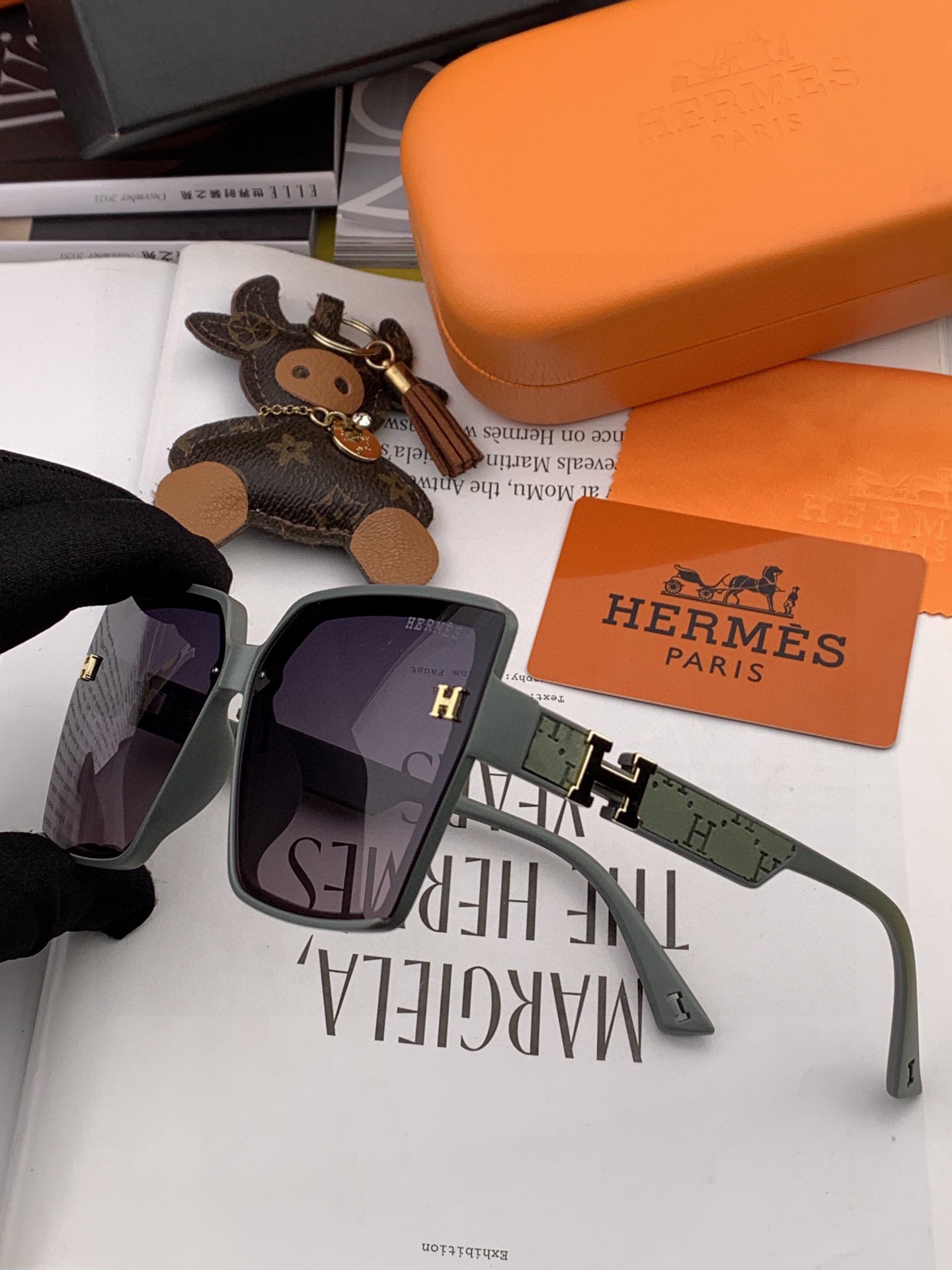    HERMES 爱马仕 2025开春新款🎈原版出货 网红超爆款💙经典奢华全球风强酷亲亲 时尚方框太阳