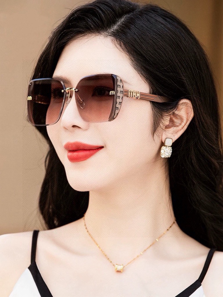   MIUMIU/缪缪🖇🖇2025开春新款🌟闪耀新款璀璨登台 ❤❤太阳镜潮品 精致个性设计简约时尚 专柜