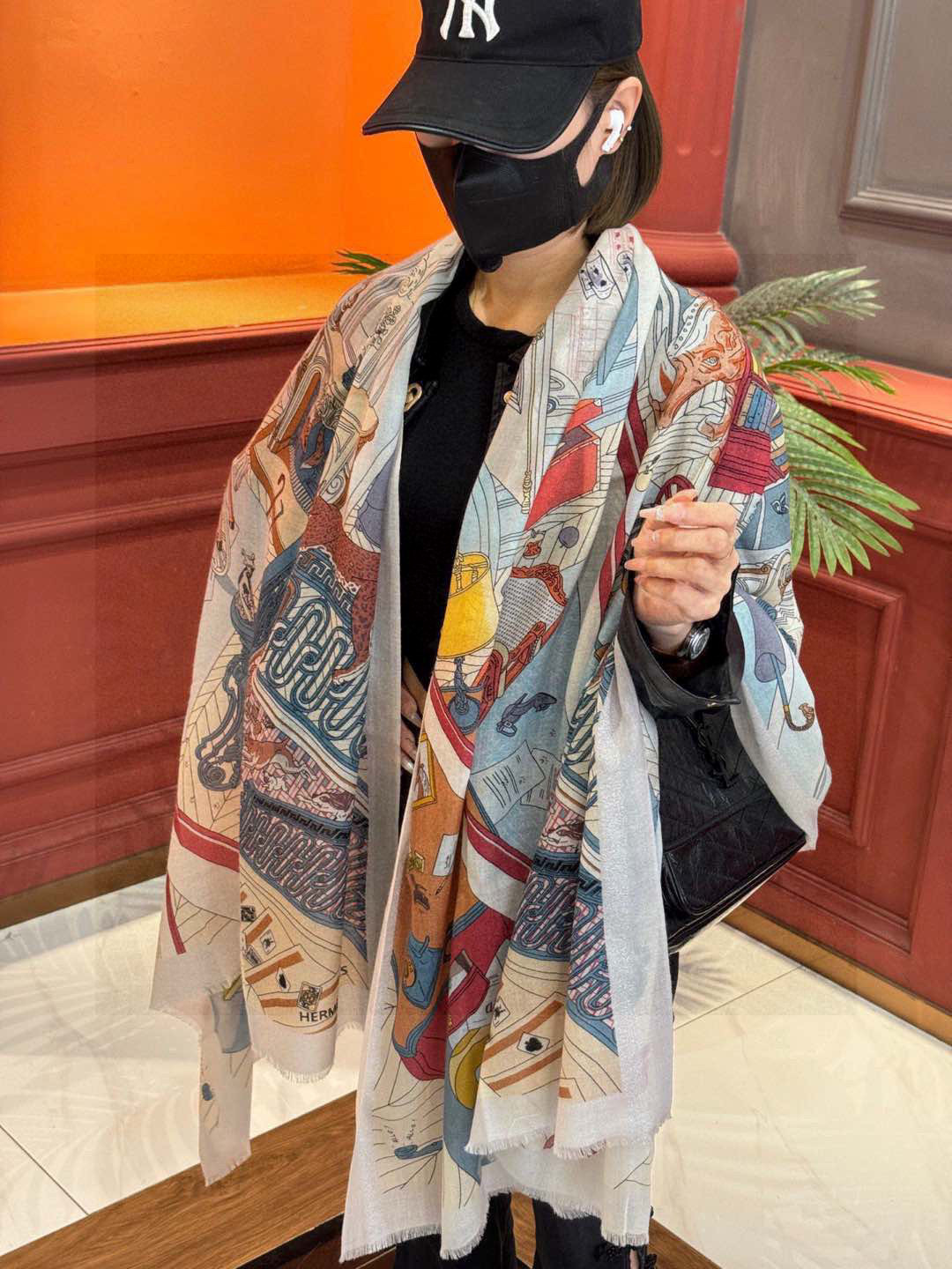   会发光发亮的围巾 爱马仕 专柜同步 买了都说好看羊绒印花‼️推荐💕顶级工艺超值‼️爱马仕专柜爆款🎁🎁