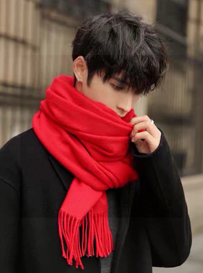 Prada’s Classic Logo Couple Scarf: Fashionable Style for Successful Men. - 图片 2