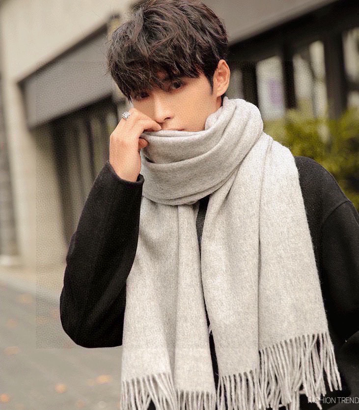Prada’s Classic Logo Couple Scarf: Fashionable Design for Successful Men, Size 180*30 - 图片 2
