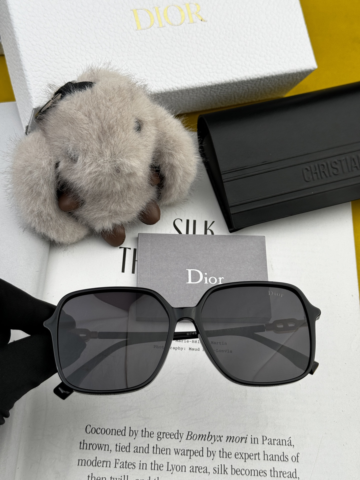   🔺 【DIOR】2025开春新款 潮流爆款 时尚圆框偏光太阳镜 高品质 佩戴舒适 网红潮款墨镜 女士