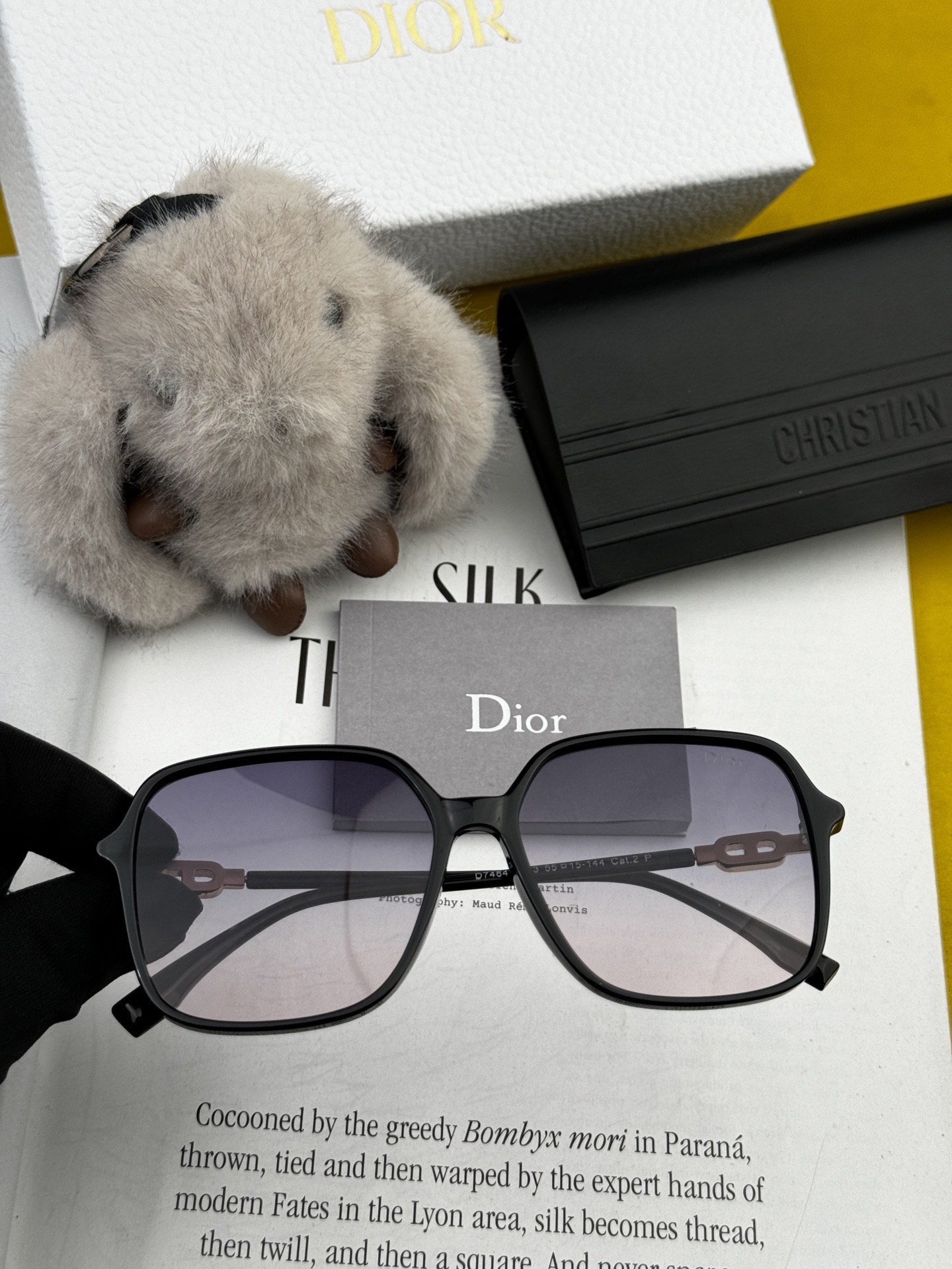   🔺 【DIOR】2025开春新款 潮流爆款 时尚圆框偏光太阳镜 高品质 佩戴舒适 网红潮款墨镜 女士