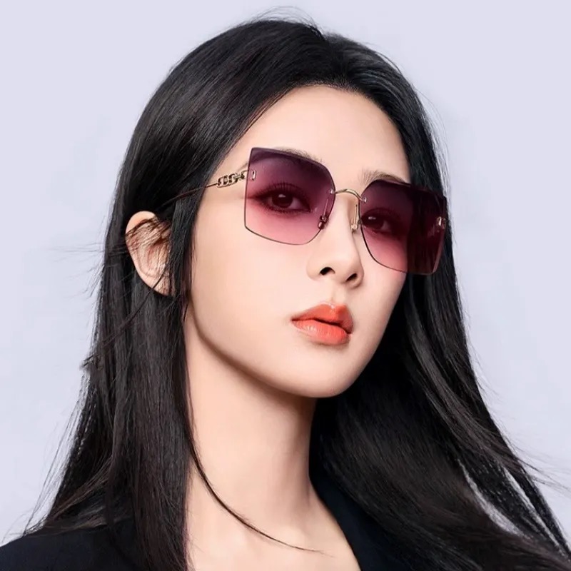 【尼龙偏光系列】DIOR无框太阳镜墨多边形设计，不挑脸型，无论搭配大衣还是连衣裙都非常显气质尼龙偏光镜片