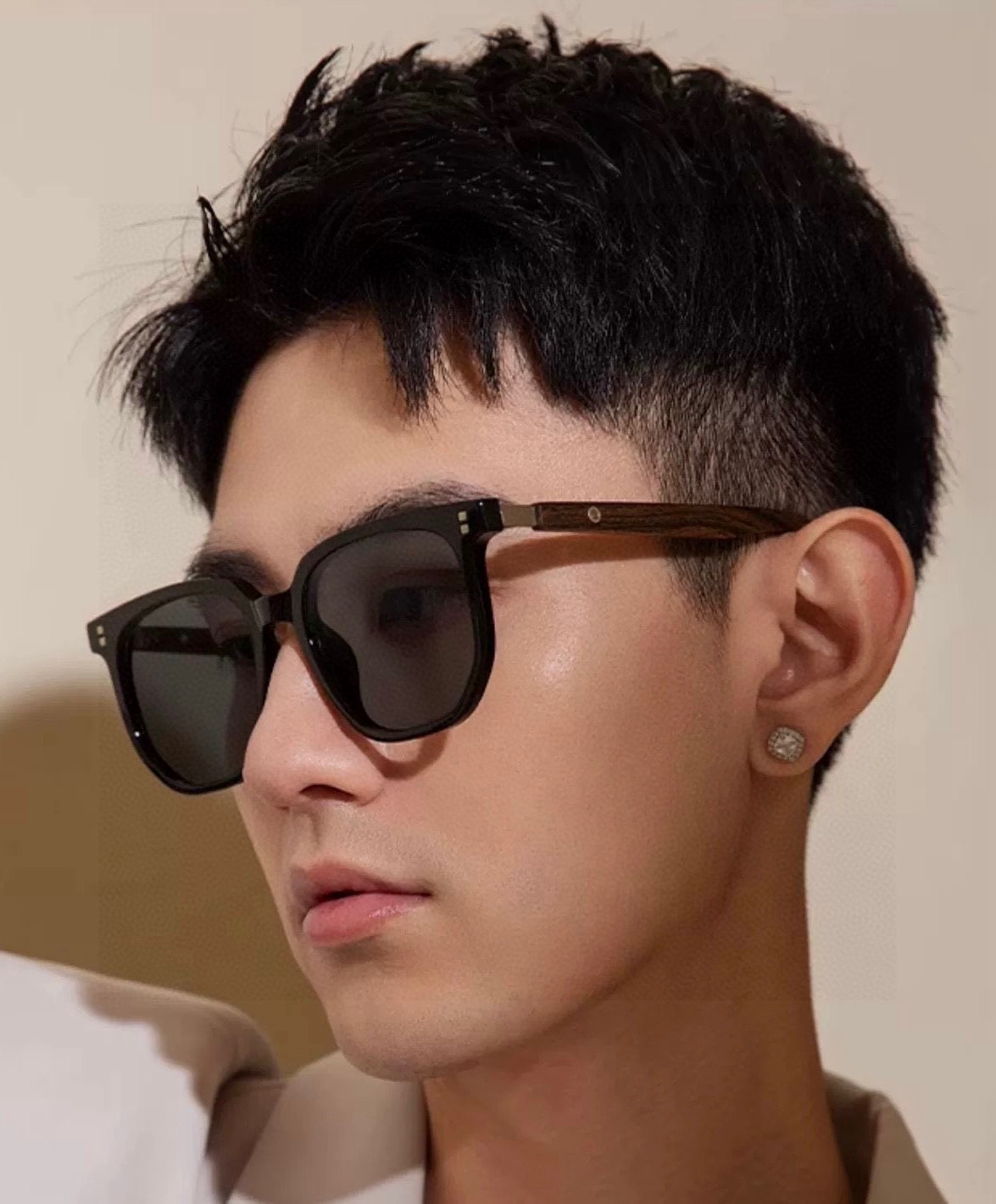 NO:246020,Super nice and cool [GUCCI] Gucci's new sunglasses interpret the latest spring and summer glasses with unique charm and avant-garde style. They are designed with square frames, and the texture of the middle beam is super comfortable to wear!  Model G1359. Glasses sunglasses, glasses, gucci, gucci19860909超好看 潮酷【GUCCI】古驰 新款款太阳镜以独特魅力和前卫风格诠释春夏最新眼镜,以方框设计,中梁连体质感超好佩带舒适 ！型号G1359.眼镜墨镜太阳镜,眼镜,gucci,gucci,glasses