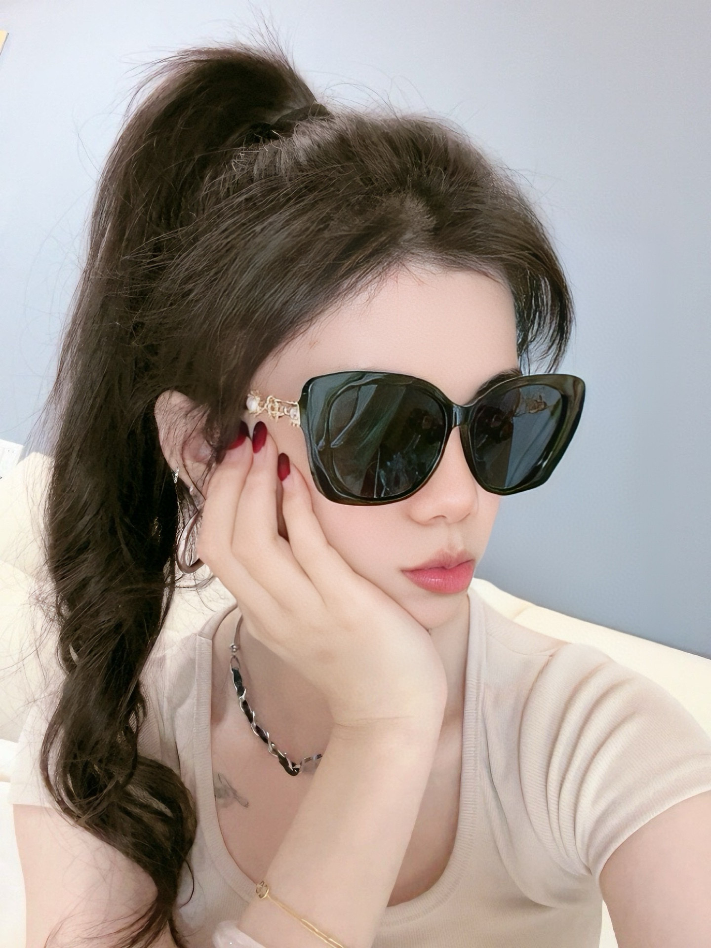 NO:249780,Chanel large frame sunglasses sunglasses classic square frame design, not picky about face shape, it looks very elegant whether it is matched with a coat or a dress, sunglasses prevent ultraviolet rays Model CH95800 glasses sunglasses, glasses, chanel, skirts19860909Chanel大框太阳镜墨镜 经典的方框设计,不挑脸型,无论搭配大衣还是连衣裙都非常显气质太阳镜预防紫外线 型号CH95800眼镜墨镜太阳镜,眼镜,chanel,skirts,glasses