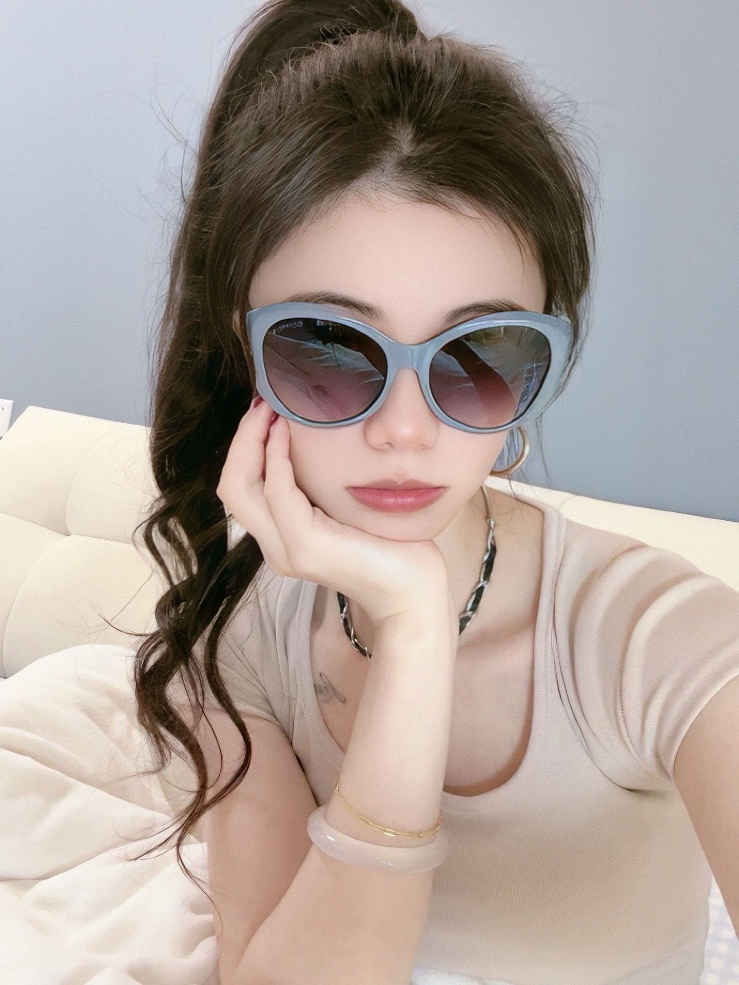 NO:249800,Chanel large frame sunglasses sunglasses classic round frame design, not picky about face shape, it looks very elegant whether it is matched with a coat or a dress, sunglasses prevent ultraviolet rays Model CH8984 glasses sunglasses, glasses, chanel, skirts19860909Chanel大框太阳镜墨镜 经典圆框设计,不挑脸型,无论搭配大衣还是连衣裙都非常显气质太阳镜预防紫外线 型号CH8984眼镜墨镜太阳镜,眼镜,chanel,skirts,glasses