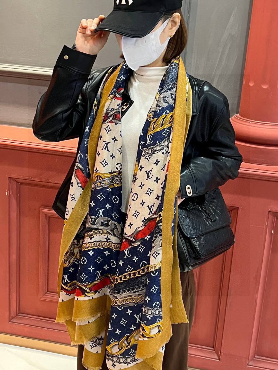   会发光发亮的围巾真心赞‼️驴家【L链条花纹银丝长巾】银丝印花羊绒长巾，2023新款方巾来撷Noufi