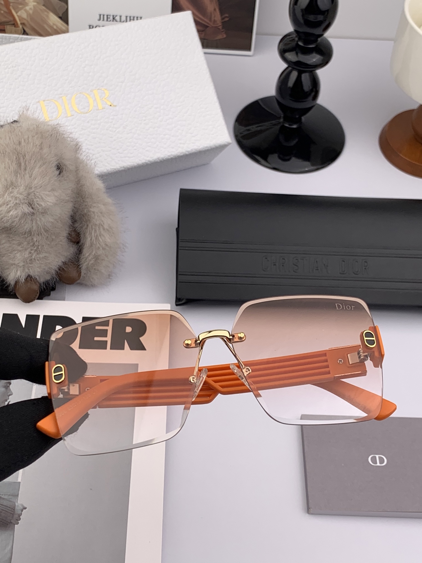 🔺 【DIOR-迪奥】2025开春新款 潮流爆款 时尚方框太阳镜 高品质 佩戴舒适 网红潮款墨镜 型号：