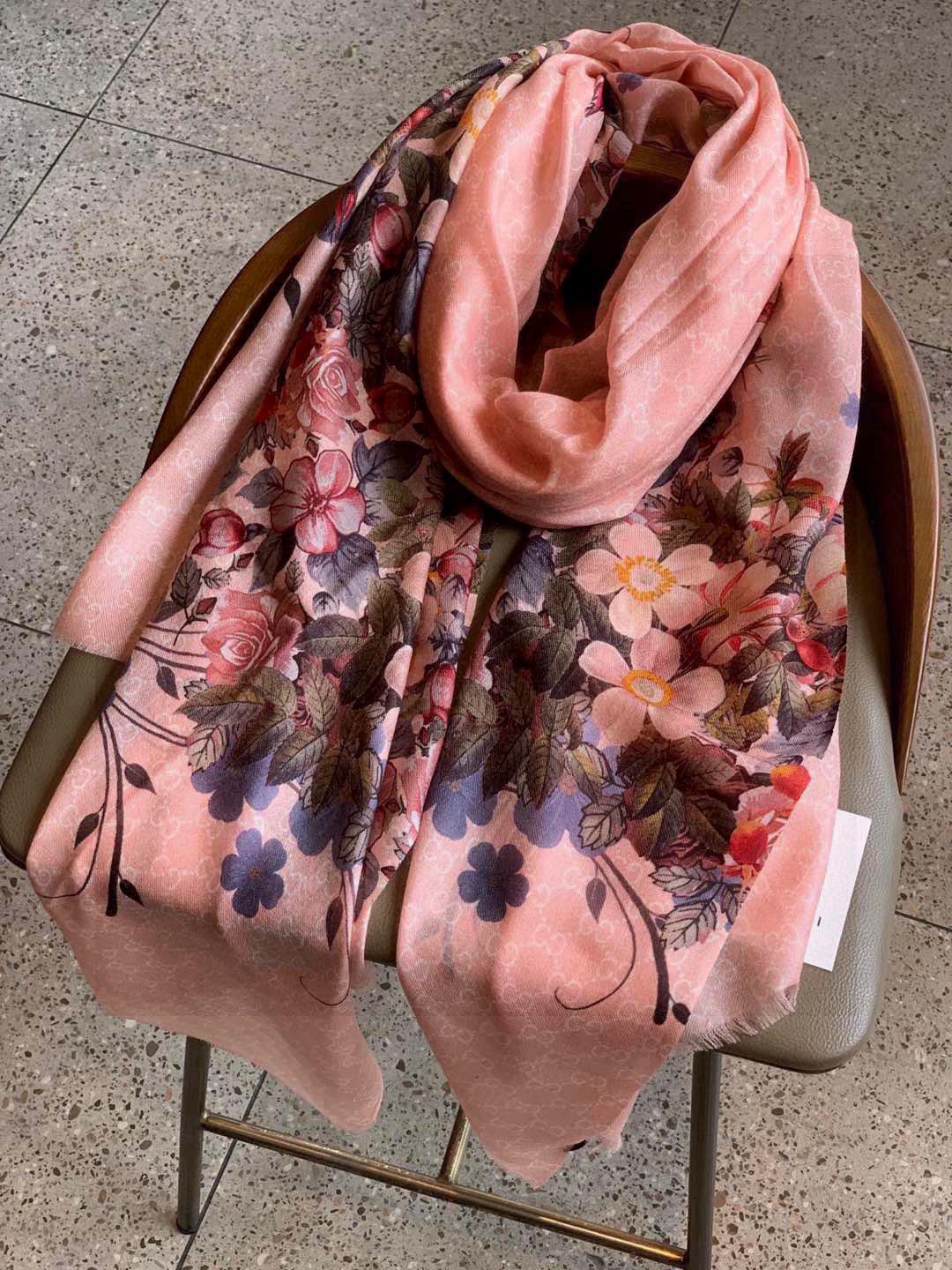  💟秀外慧中，美到过分❗️上身效果疯狂的喜欢❗️Gucci New~300支高端戒指绒！真心美爆了的设计