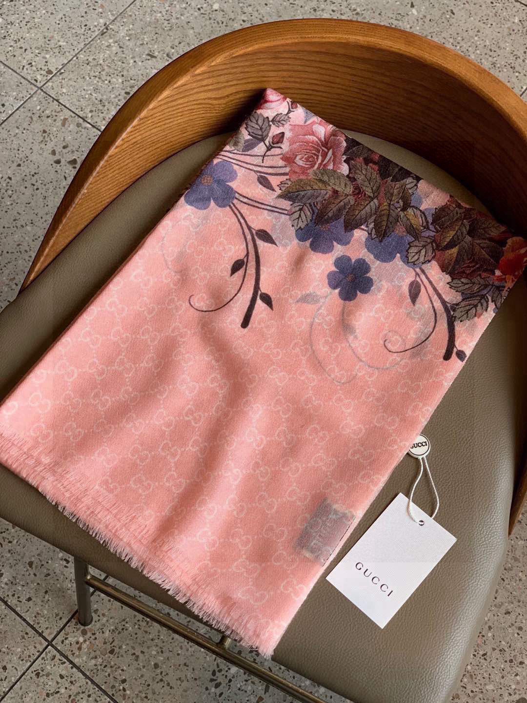  💟秀外慧中，美到过分❗️上身效果疯狂的喜欢❗️Gucci New~300支高端戒指绒！真心美爆了的设计