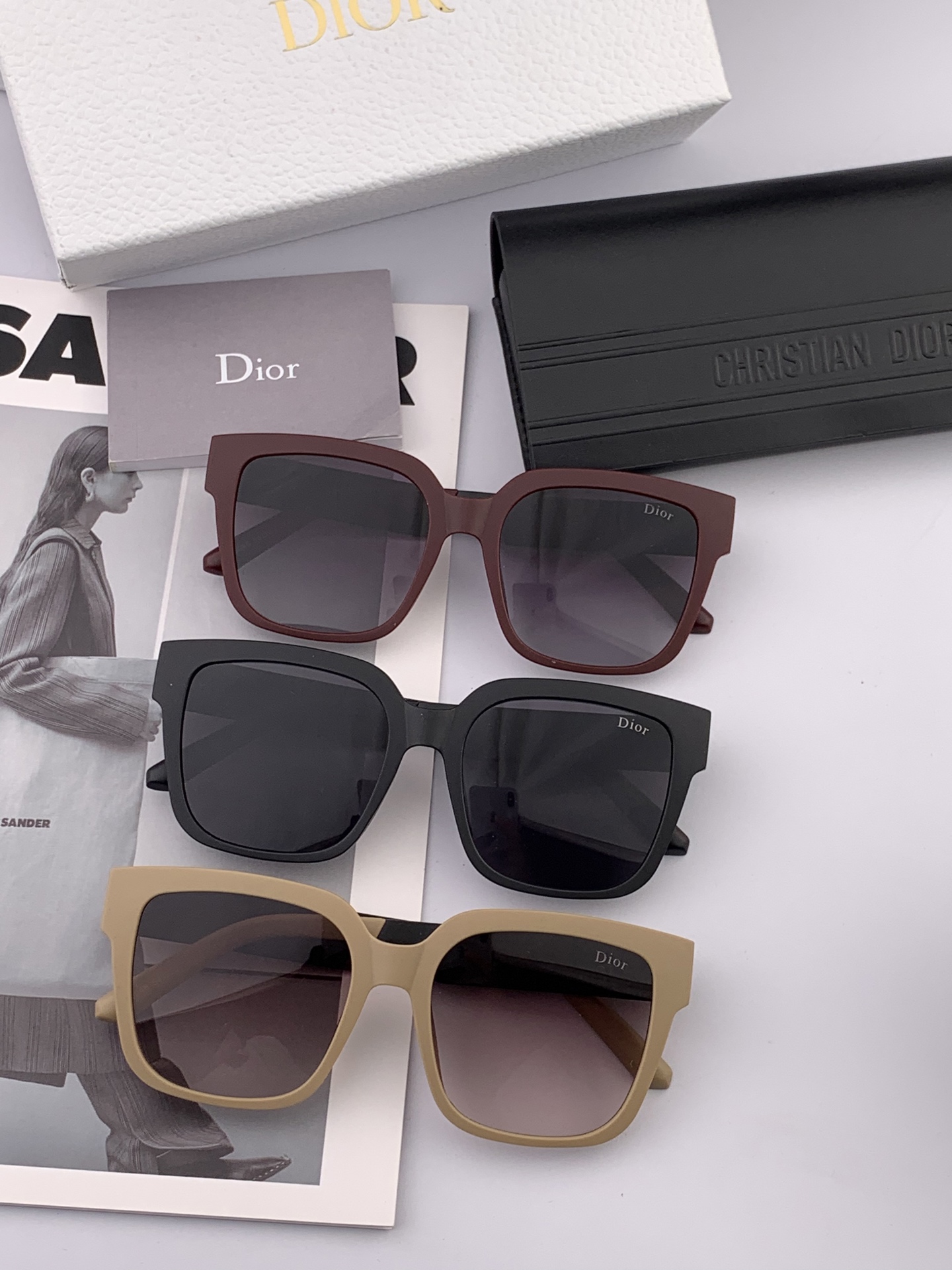 🔺 【DIOR-迪奥】2025开春新款 潮流爆款 时尚方框太阳镜 高品质 佩戴舒适 网红潮款墨镜 型号：