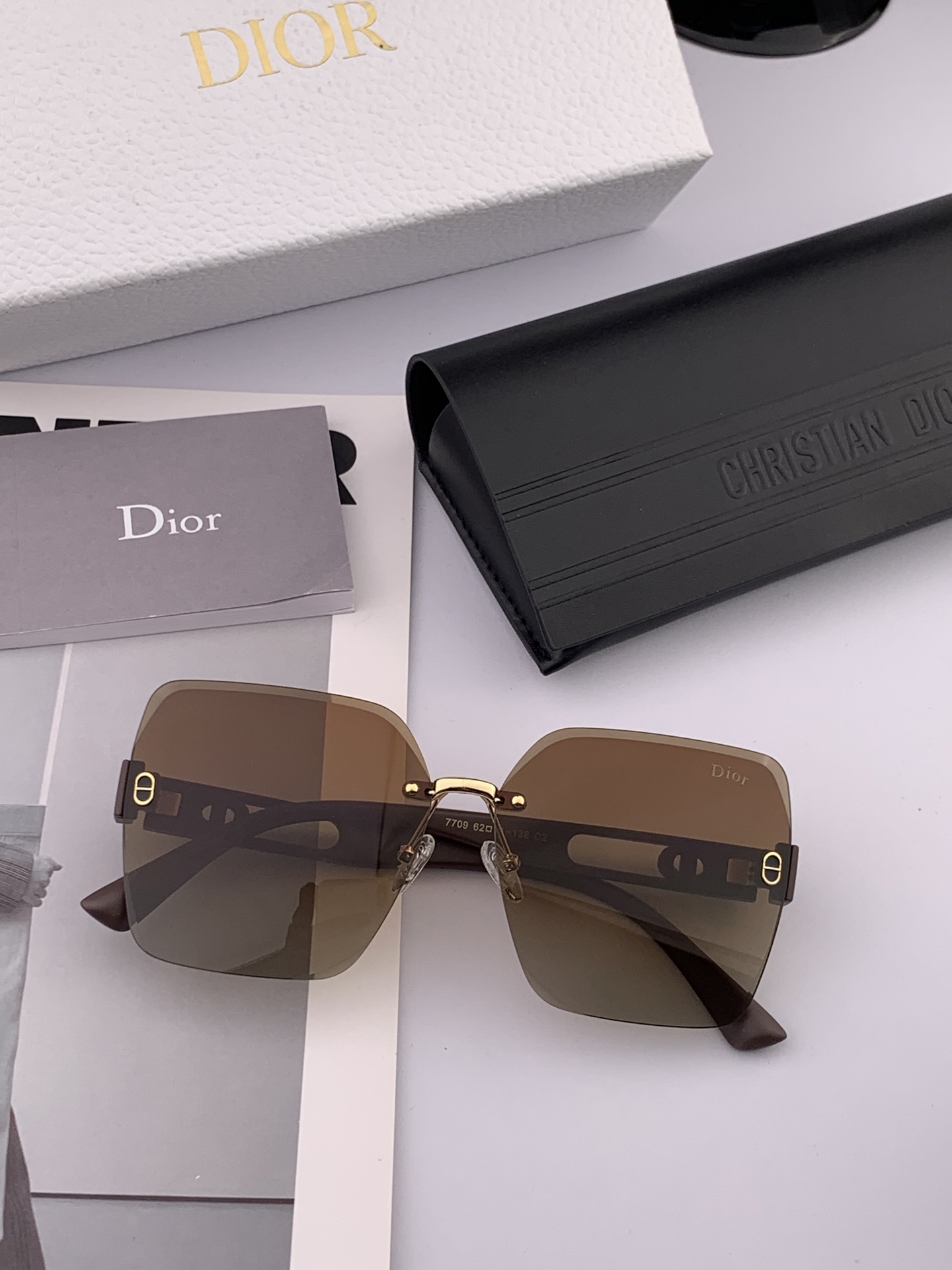 🔺 【DIOR-迪奥】2025开春新款 潮流爆款 时尚方框太阳镜 高品质 佩戴舒适 网红潮款墨镜 女士高