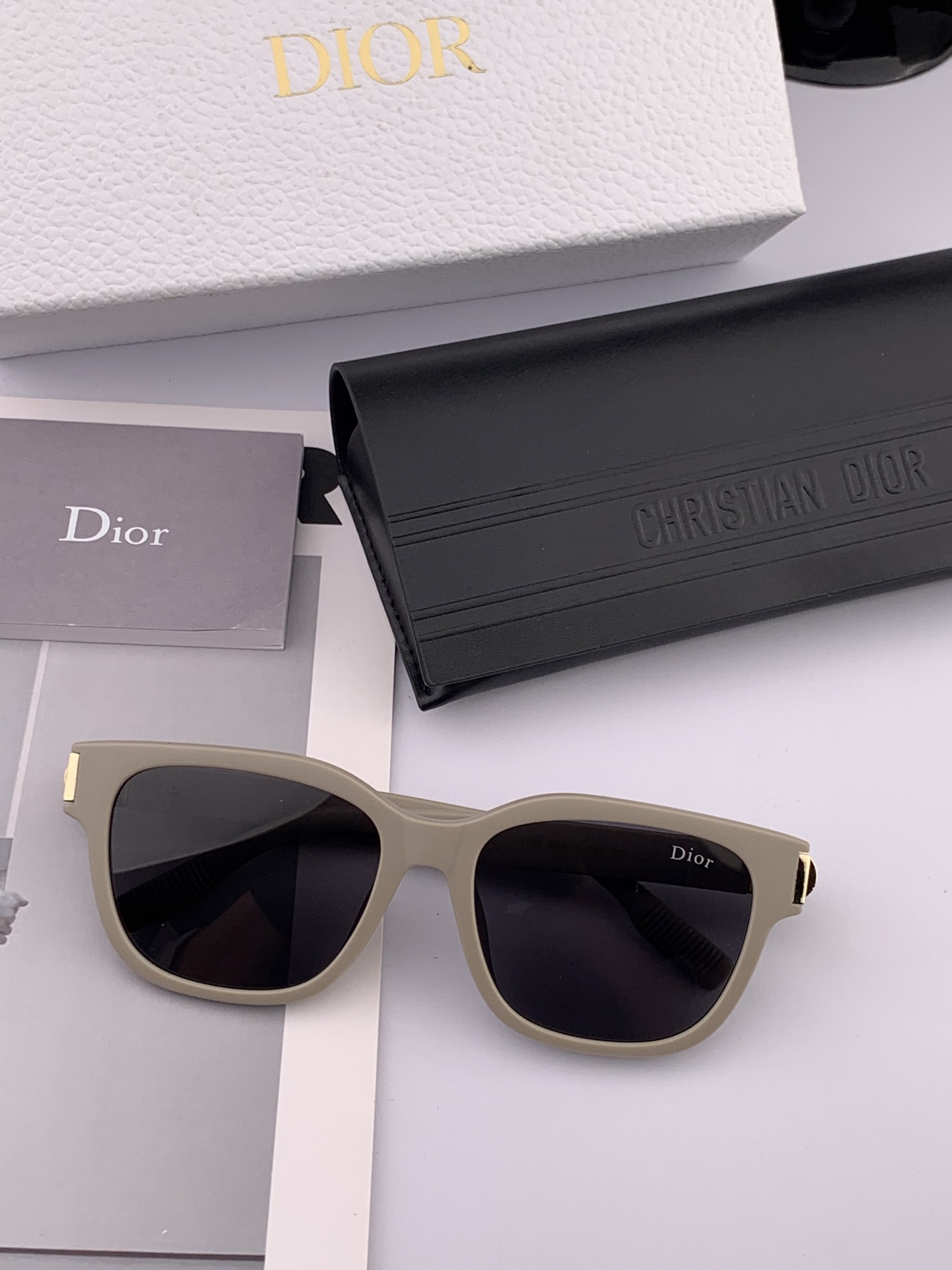 🔺 【DIOR】2025开春新款 潮流爆款 时尚方框偏光太阳镜 高品质 佩戴舒适 网红潮款墨镜 女士高清