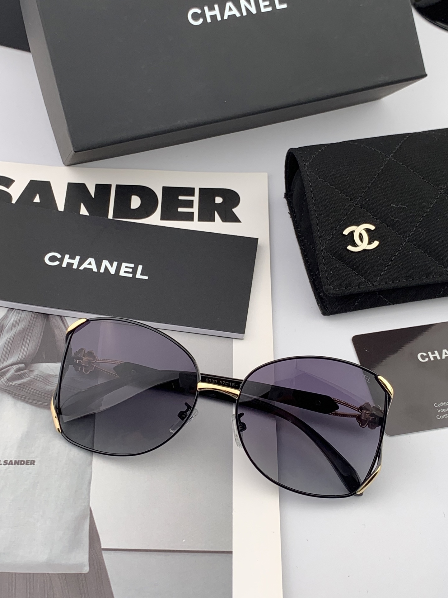 【CHANEL】香奈儿 2025新款山茶花潮流爆款 时尚圆框太阳镜 佩戴舒适 网红潮款墨镜  ♥️♥️型