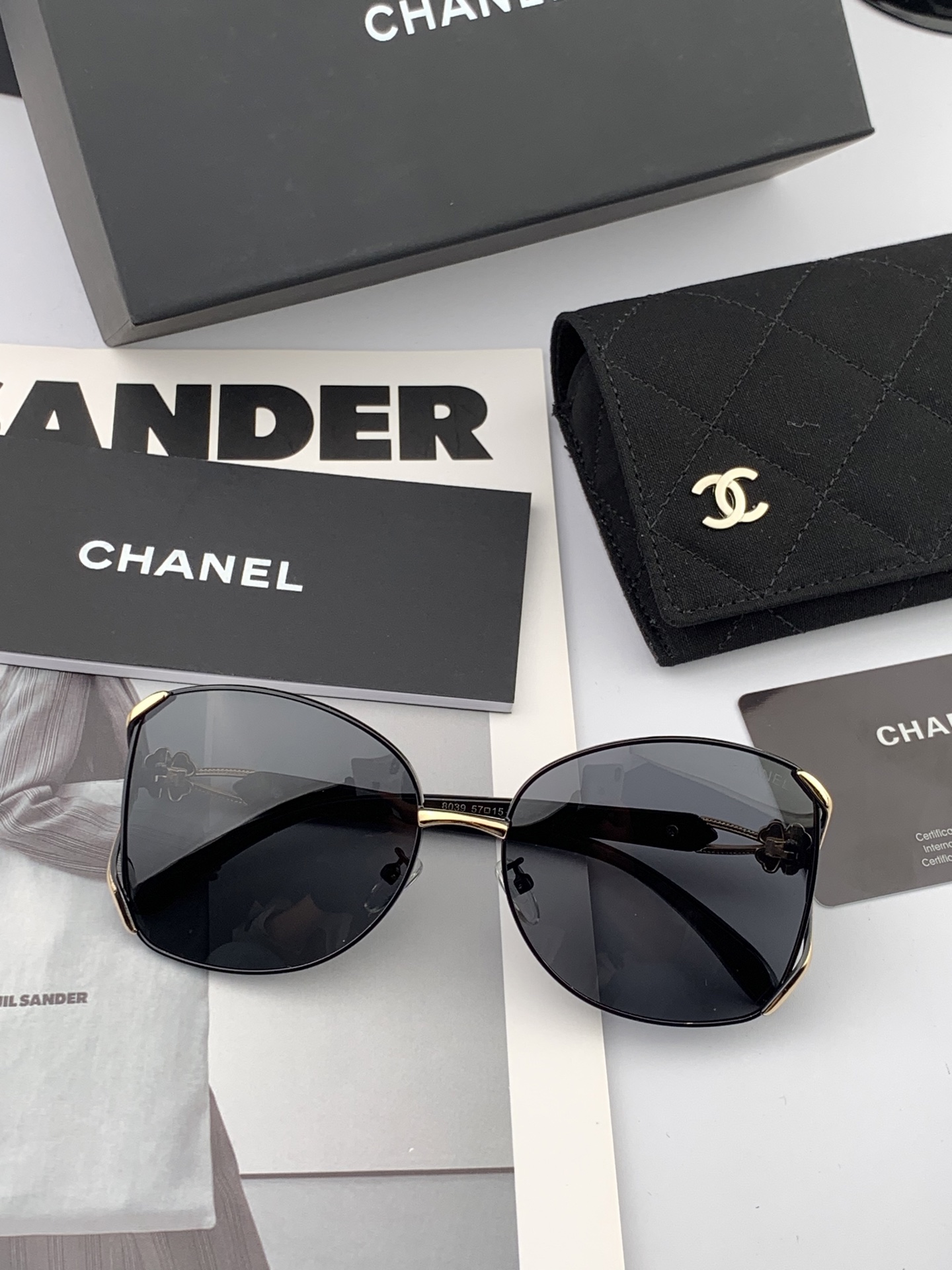 【CHANEL】香奈儿 2025新款山茶花潮流爆款 时尚圆框太阳镜 佩戴舒适 网红潮款墨镜  ♥️♥️型
