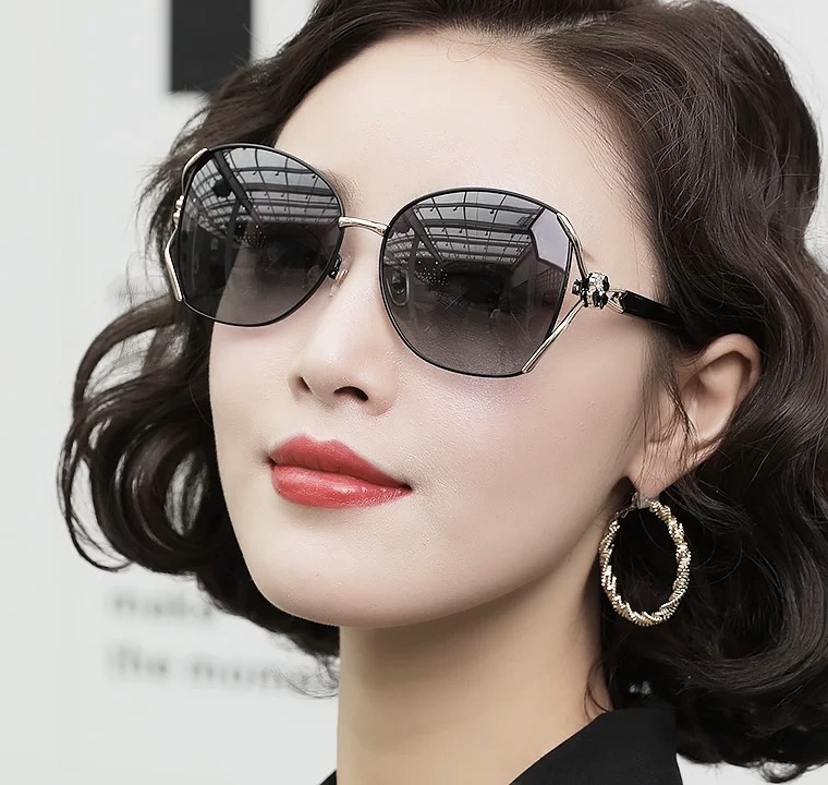 【CHANEL】香奈儿 2025新款山茶花潮流爆款 时尚圆框太阳镜 佩戴舒适 网红潮款墨镜  ♥️♥️型