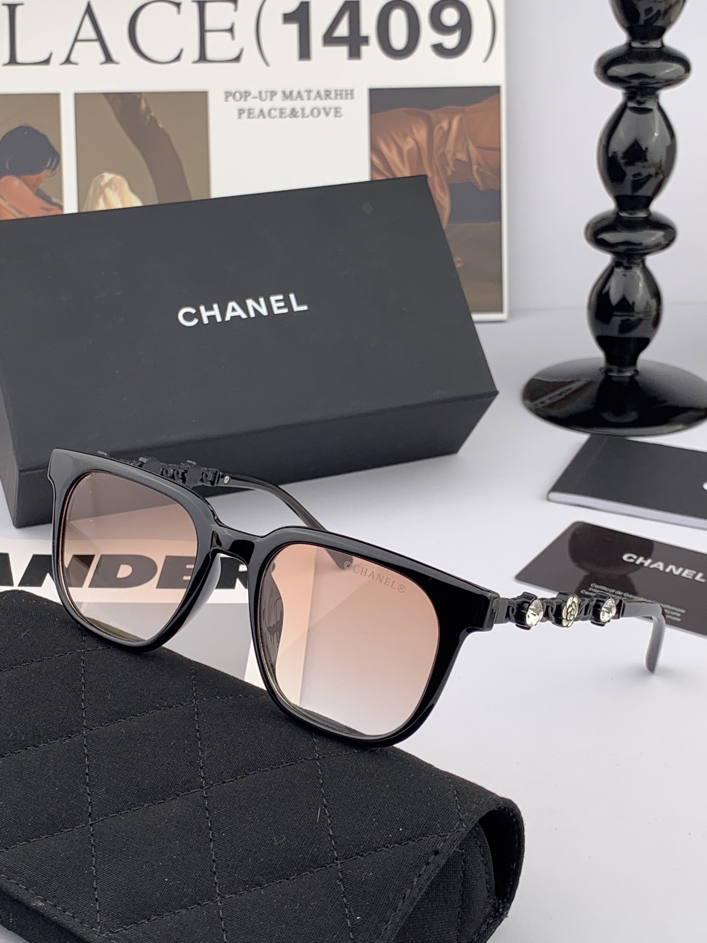    新品CHANEL 香奈儿太阳镜以独特魅力和前卫风格诠释春夏最新眼镜，质感超好佩带舒适 型号：CH5
