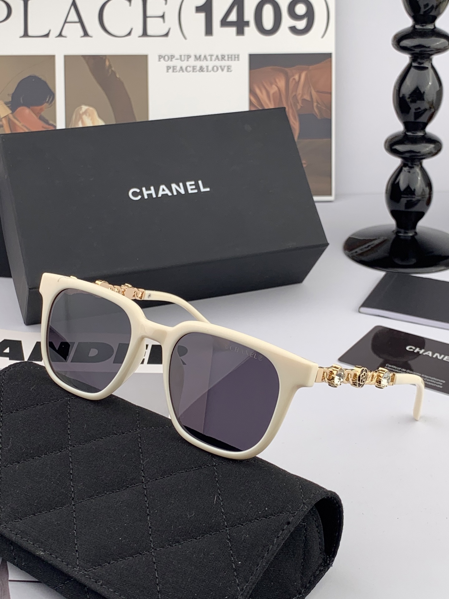   新品CHANEL 香奈儿太阳镜以独特魅力和前卫风格诠释春夏最新眼镜，质感超好佩带舒适 型号：CH5