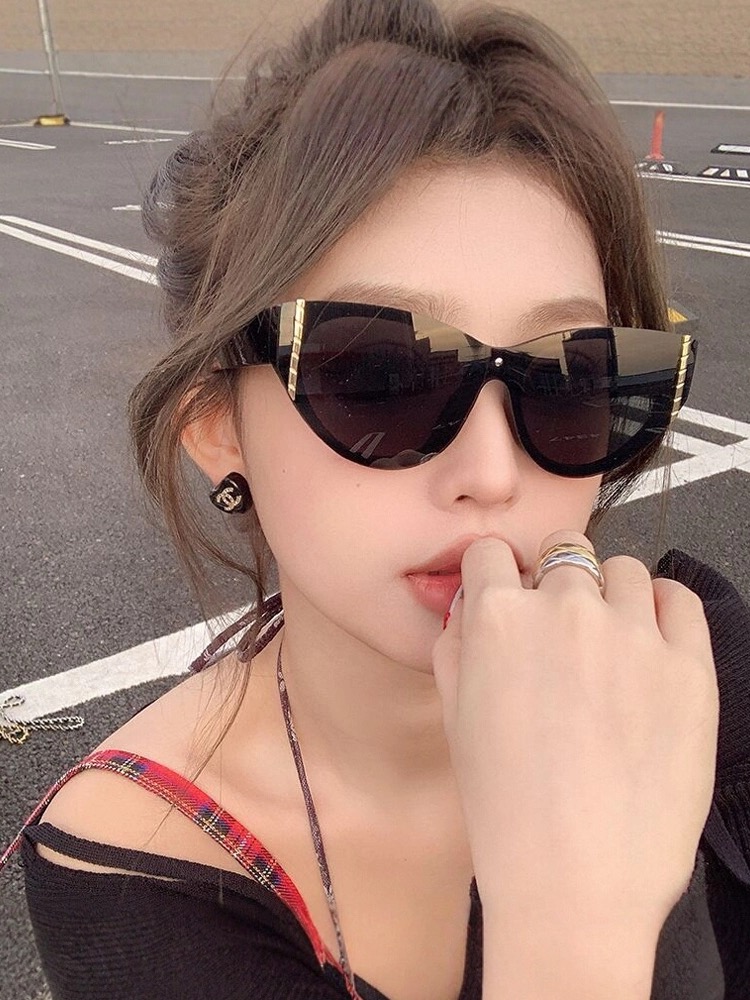  🔺 【GUCCI】2025开春新款 潮流爆款 时尚方框太阳镜 高品质 佩戴舒适 网红潮款墨镜 型号：G