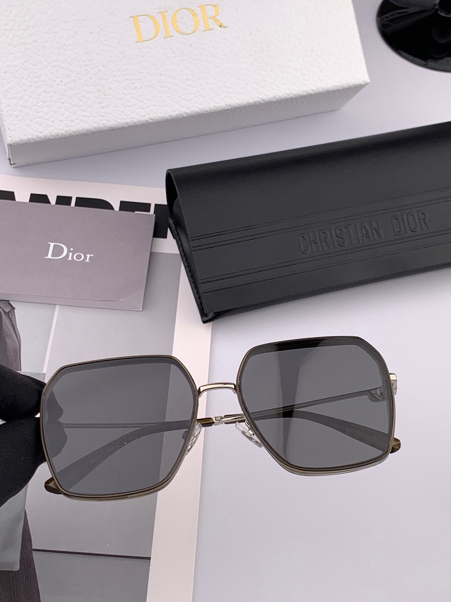  🔺 【DIOR-迪奥】2025开春新款 潮流爆款 时尚尼龙偏光太阳镜 高品质 佩戴舒适 网红潮款墨镜 