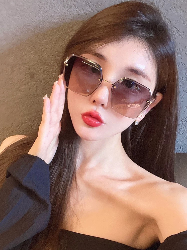   DIOR 2025新款女士方框太阳眼镜 开车墨镜 新款金属无框太阳镜  时尚大方 舒适轻盈 精致奢华