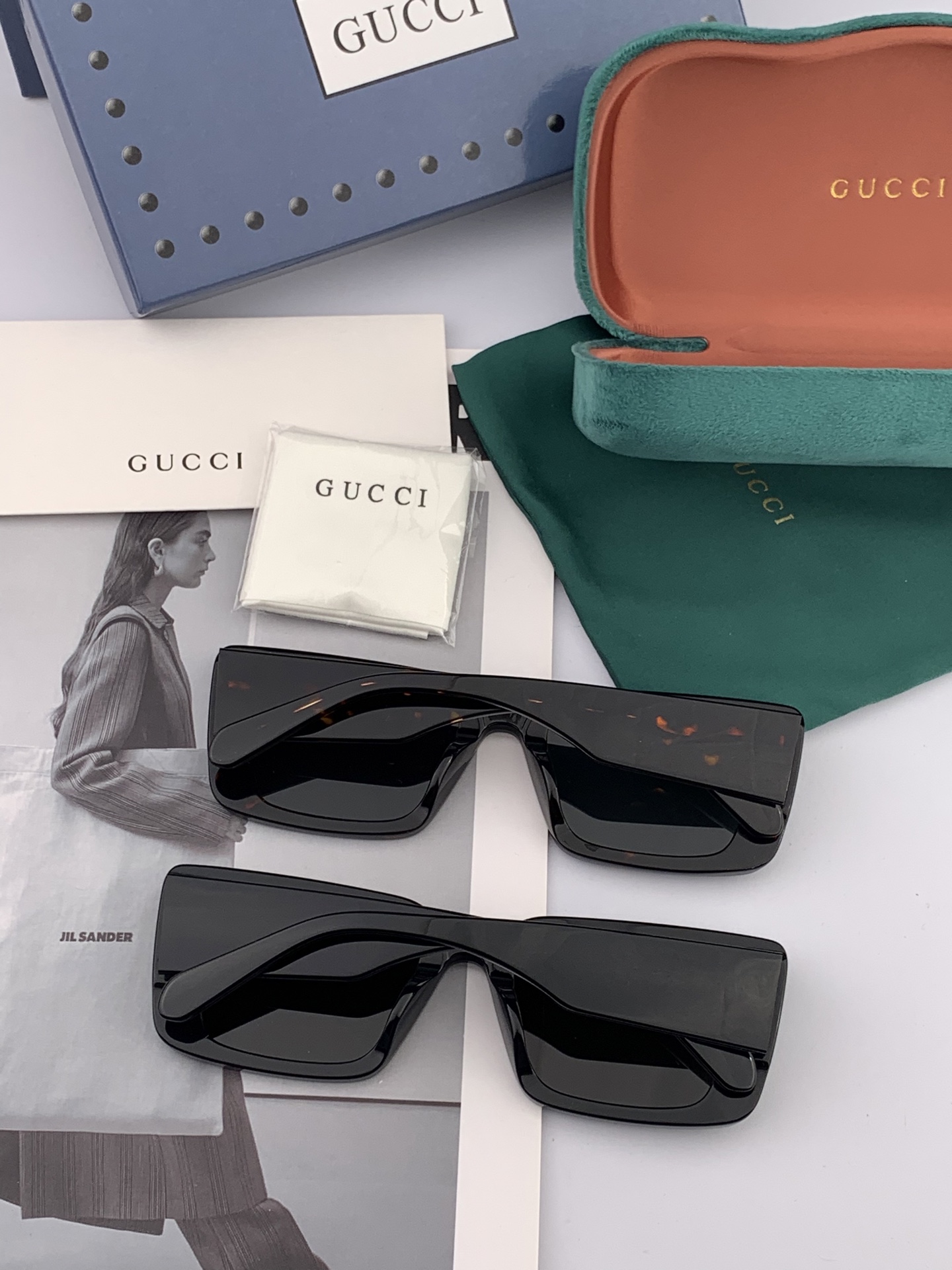  连体镜GUCCI2025开春新款一体镜 大框太阳镜男女同款 😎 
爆款大框尼龙太阳镜 超逼格超酷 
镜