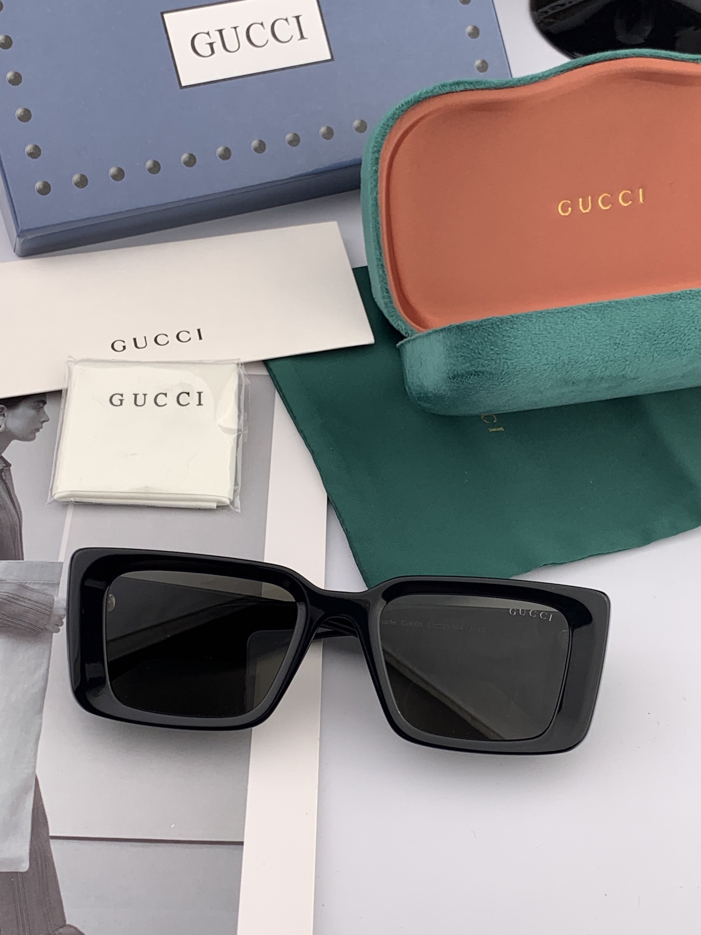  连体镜GUCCI2025开春新款一体镜 大框太阳镜男女同款 😎 
爆款大框尼龙太阳镜 超逼格超酷 
镜