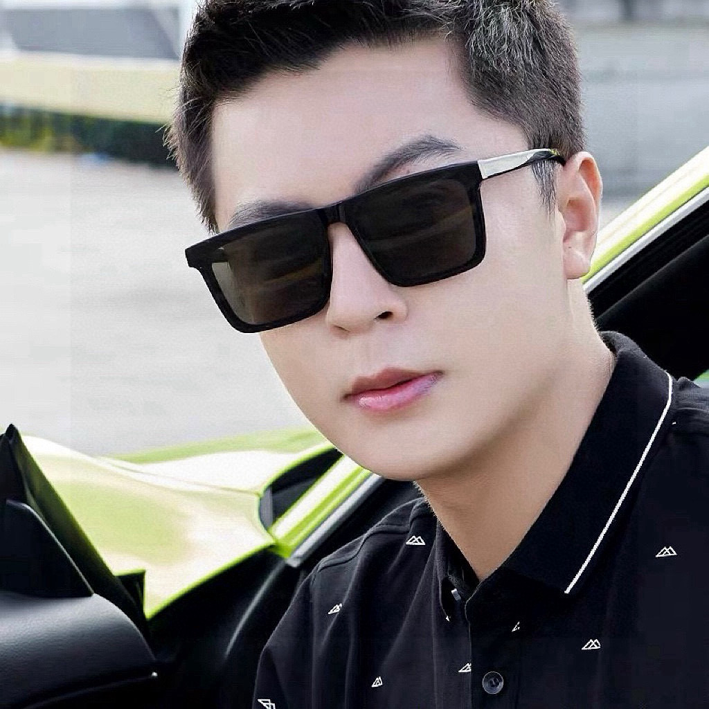  连体镜GUCCI2025开春新款一体镜 大框太阳镜男女同款 😎 
爆款大框尼龙太阳镜 超逼格超酷 
镜