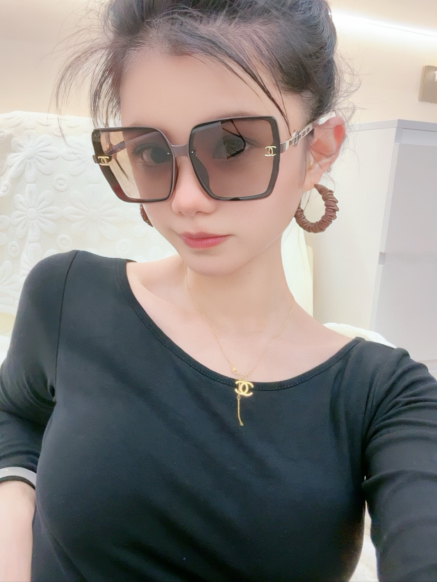    新品CHANEL 香奈儿太阳镜以独特魅力和前卫风格诠释春夏最新眼镜，质感超好佩带舒适 型号：CH7