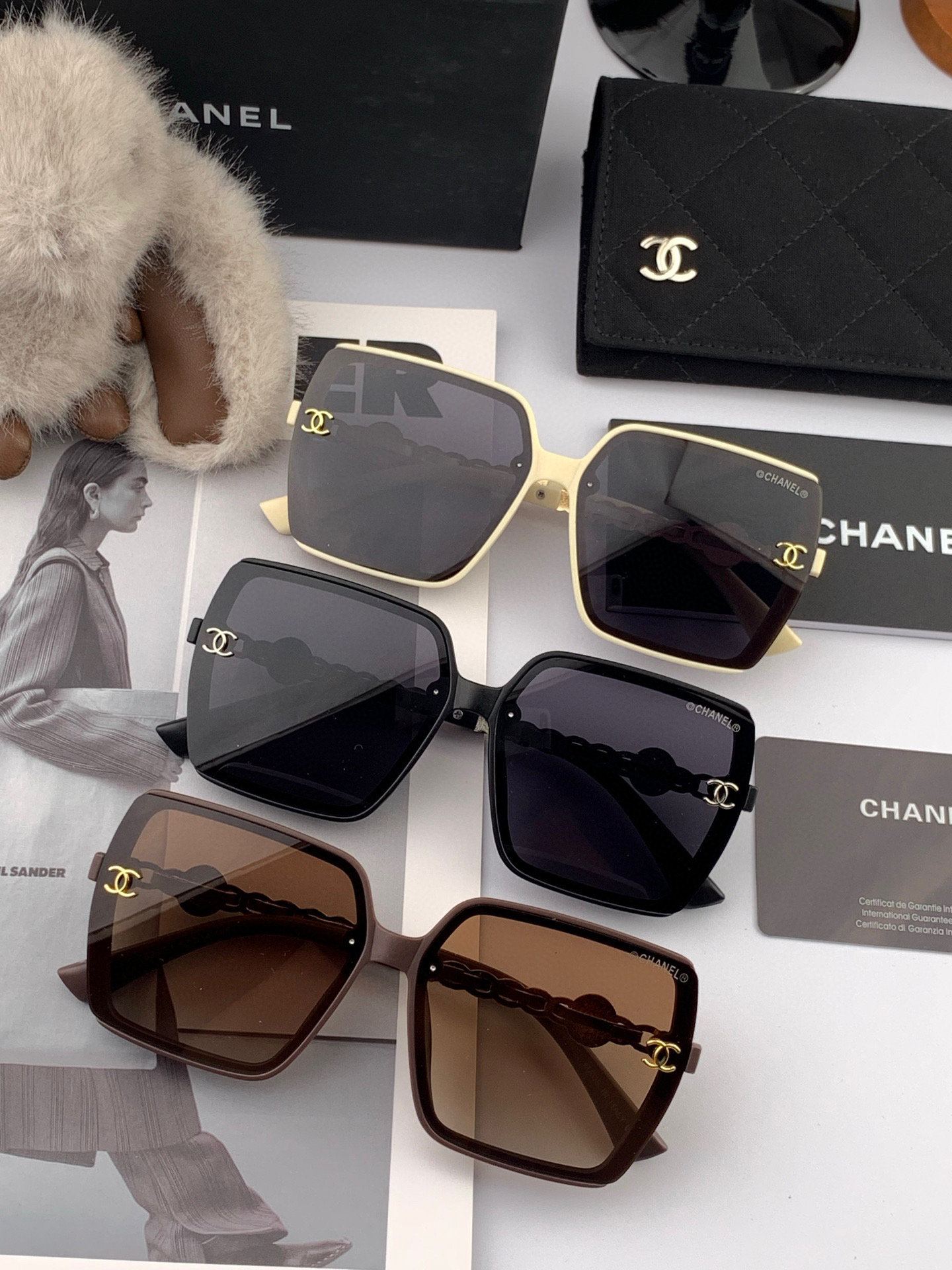    新品CHANEL 香奈儿太阳镜以独特魅力和前卫风格诠释春夏最新眼镜，质感超好佩带舒适 型号：CH7
