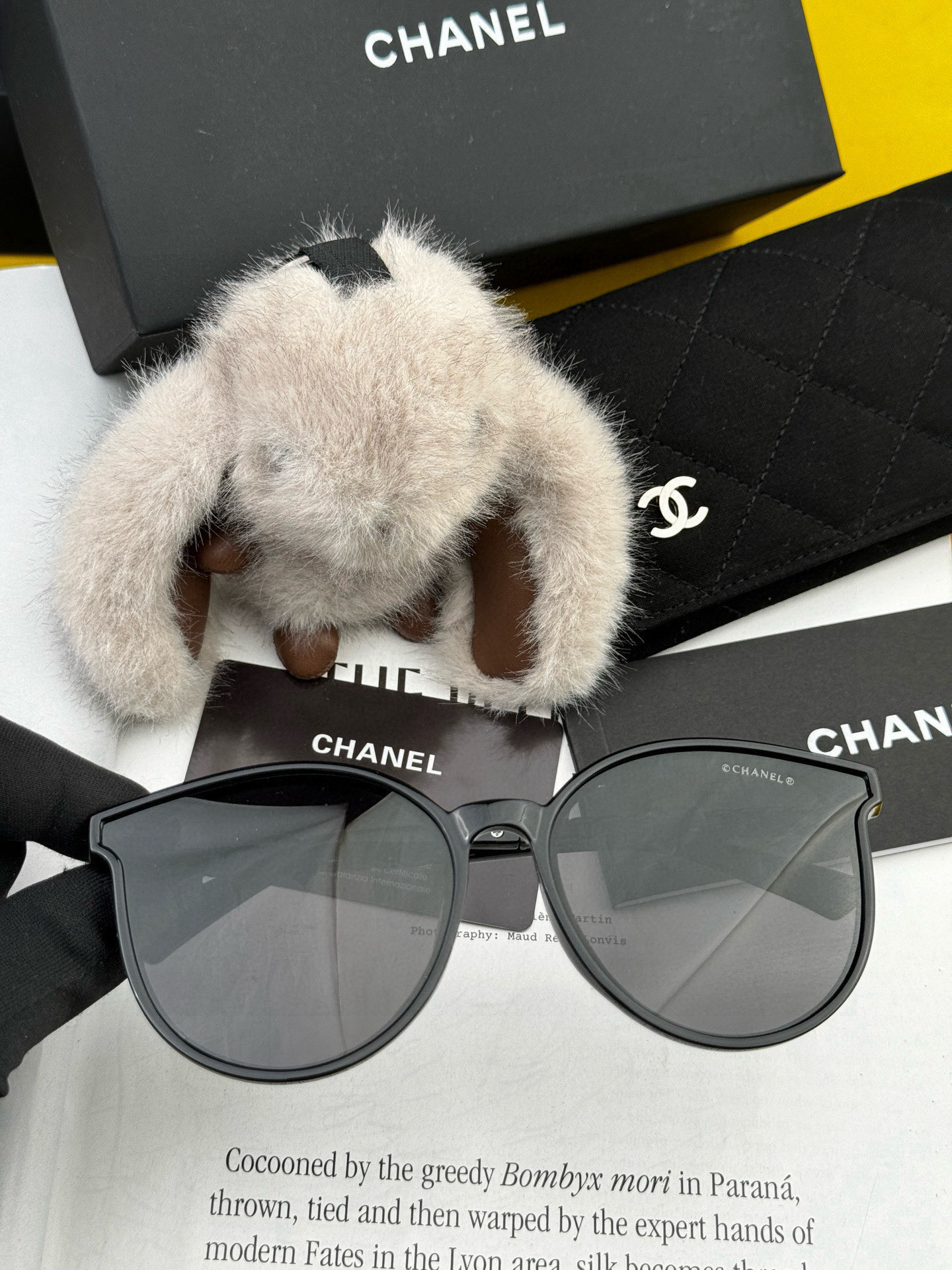  【CHANEL】香奈儿 2025新款潮流爆款 时尚方框太阳镜 佩戴舒适 网红潮款墨镜  女士高清加厚偏