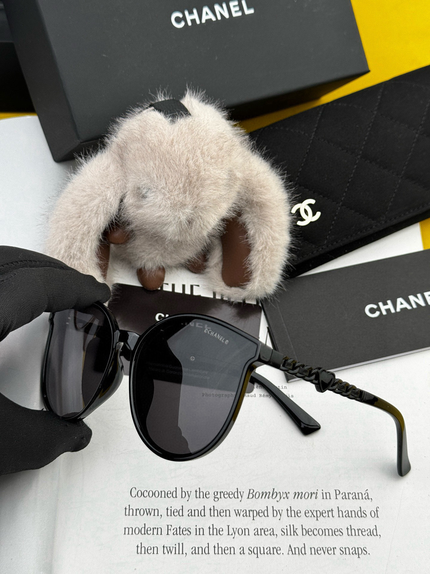  【CHANEL】香奈儿 2025新款潮流爆款 时尚方框太阳镜 佩戴舒适 网红潮款墨镜  女士高清加厚偏