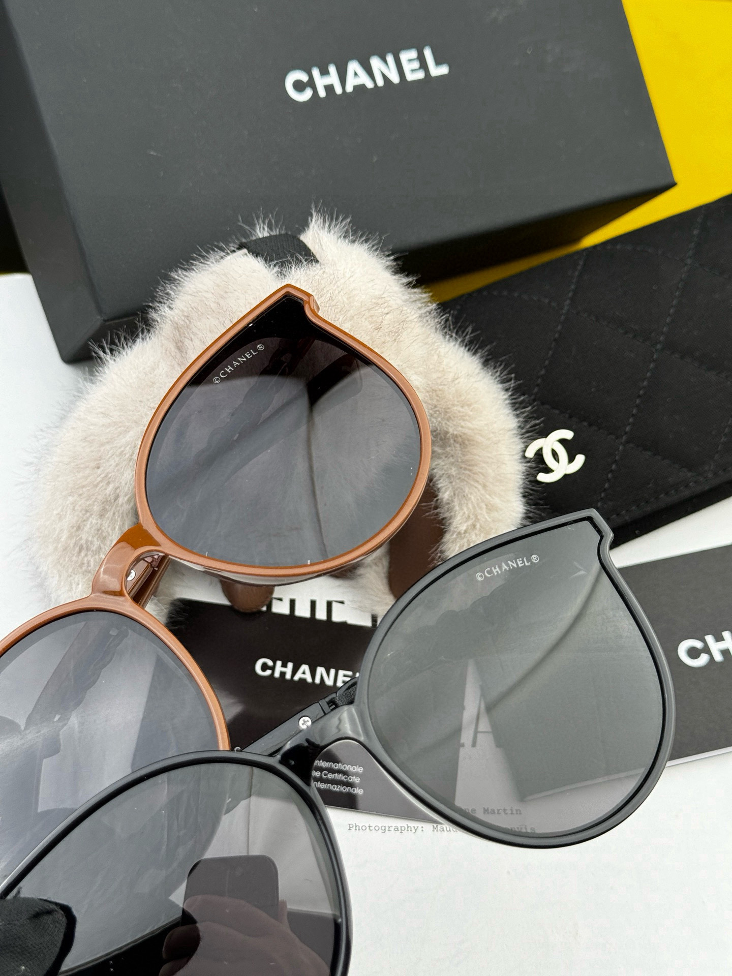  【CHANEL】香奈儿 2025新款潮流爆款 时尚方框太阳镜 佩戴舒适 网红潮款墨镜  女士高清加厚偏